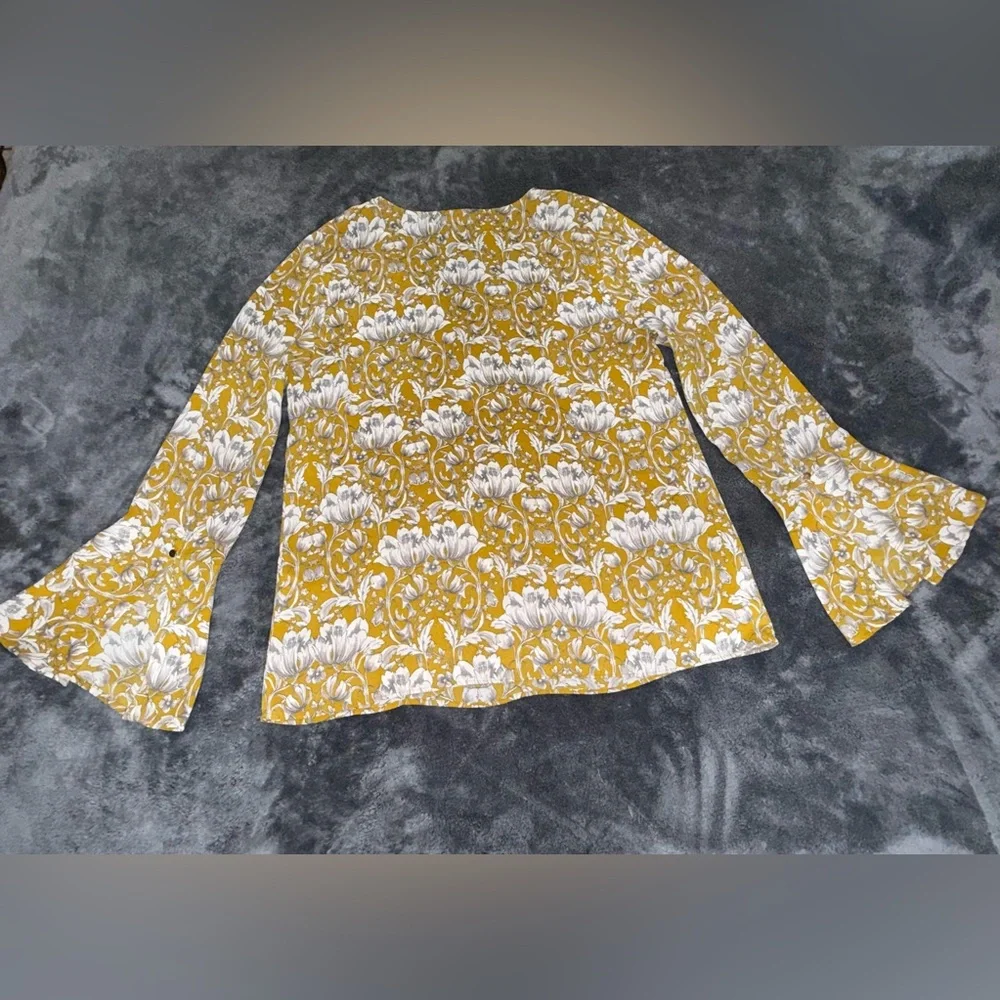 Banana Republic Yellow and White Floral Blouse - Picture 2 of 6